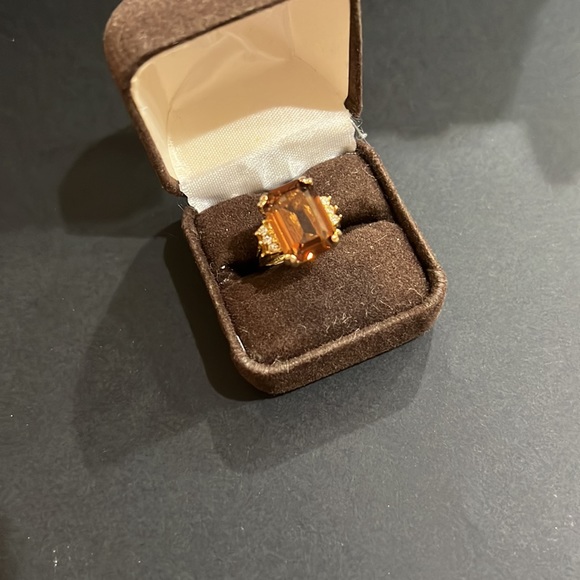 Vintage Citrine - Emerald cut w/ gold plated band ring - size 4 - Picture 3 of 3